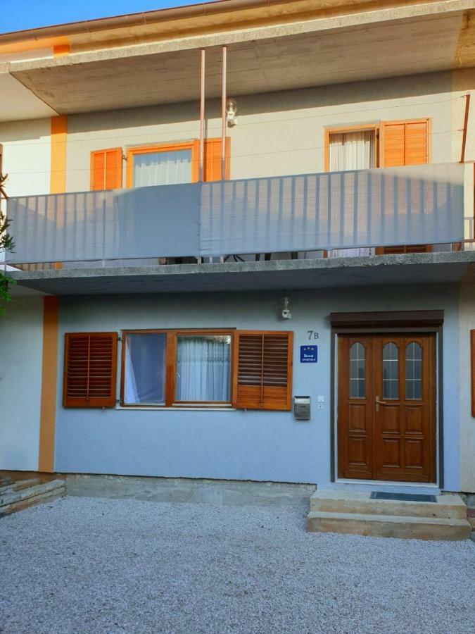 Apartments Adriana ซรีมา ภายนอก รูปภาพ