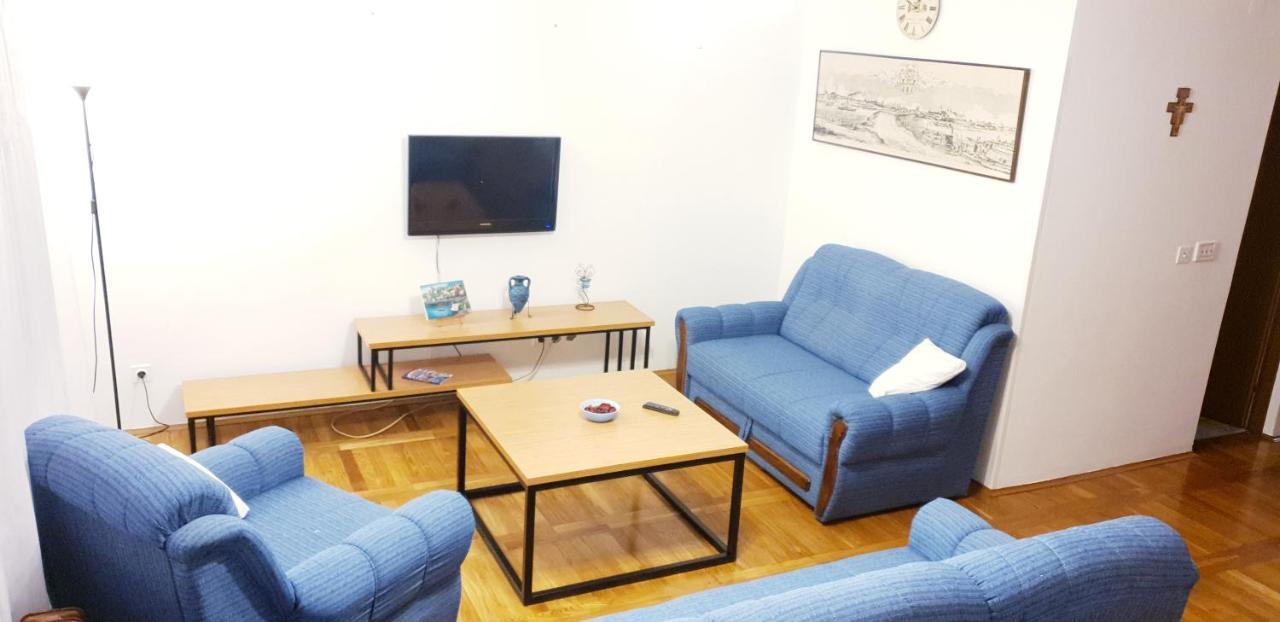 Apartments Adriana ซรีมา ภายนอก รูปภาพ